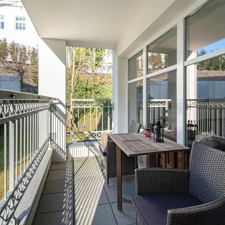 Villa Dünenresidenz Königin Augusta - 04 Mit Balkon Binz