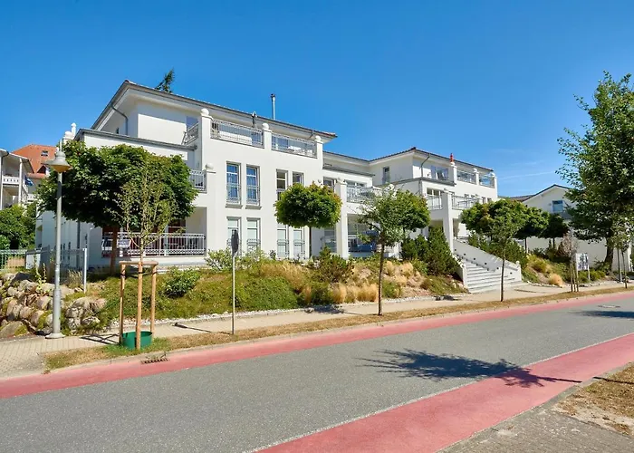 Villa Duenenresidenz Koenigin Augusta - 04 Mit Balkon