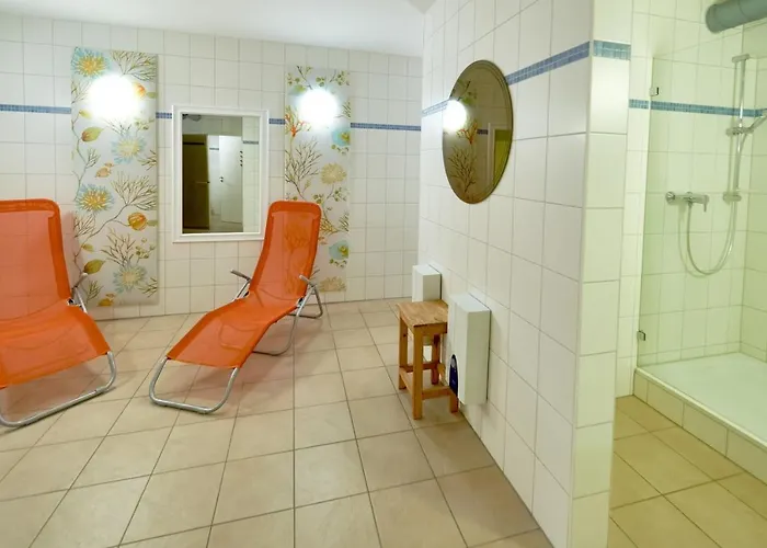 Villa Duenenresidenz Koenigin Augusta - 04 Mit Balkon *