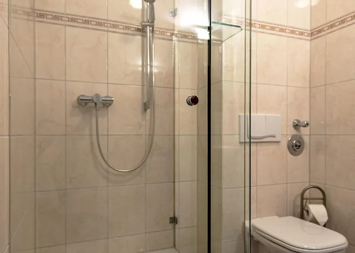 Villa Duenenresidenz Koenigin Augusta - 04 Mit Balkon *