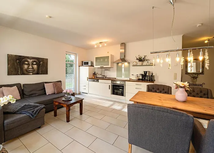 Duenenresidenz Koenigin Augusta - 04 Mit Balkon