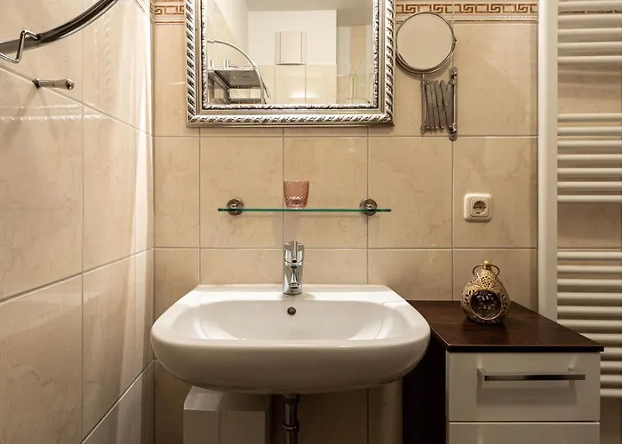 Duenenresidenz Koenigin Augusta - 04 Mit Balkon *